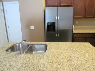 Photo #4: 2592172 Listing 