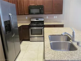 Photo #5: 2592172 Listing 