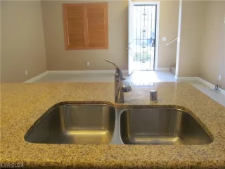 Photo #6: 2592172 Listing 