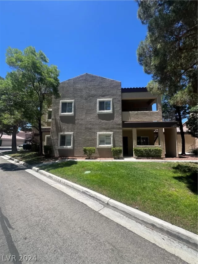 MLS: 2592185 Condo For Sale