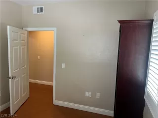 Photo #6: 2592185 Listing