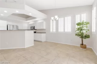 Photo #5: 2592230 Listing 