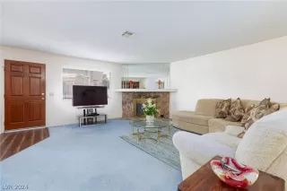 Photo #3: 2592246 Listing