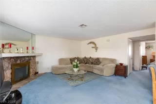 Photo #4: 2592246 Listing