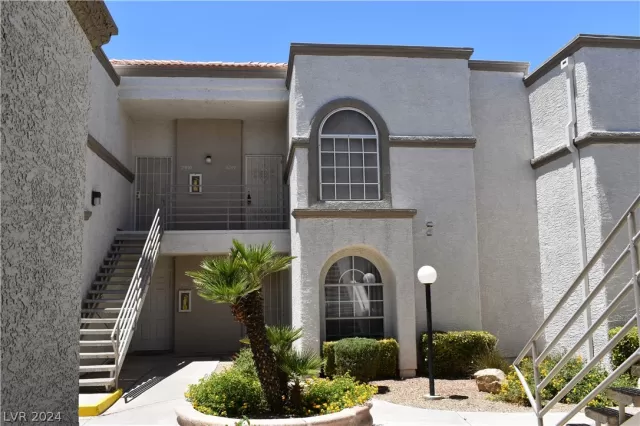 MLS: 2592248 Condo For Sale