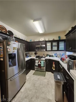 Photo #3: 2592272 Listing