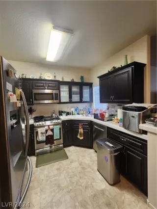 Photo #4: 2592272 Listing