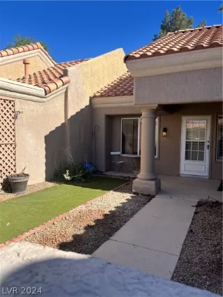 Photo #3: 2592273 Listing