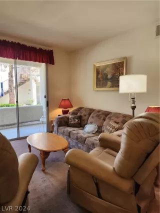 Photo #2: 2592283 Listing