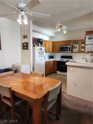 Photo #5: 2592283 Listing