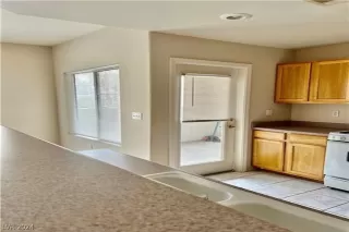 Photo #5: 2592311 Listing