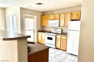 Photo #6: 2592311 Listing