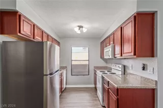 Photo #6: 2592332 Listing 