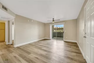 Photo #3: 2592340 Listing 