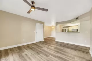 Photo #5: 2592340 Listing 