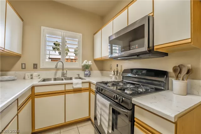 MLS: 2592364 Condo For Sale