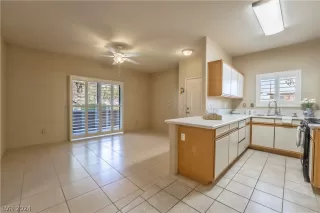 Photo #2: 2592364 Listing