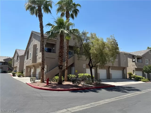 MLS: 2592404 Condo For Sale