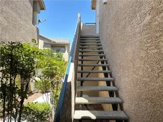 Photo #3: 2592404 Listing