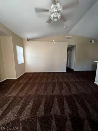 Photo #6: 2592404 Listing