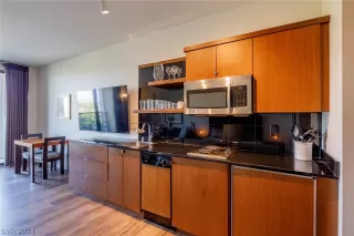 Photo #3: 2592422 Listing 