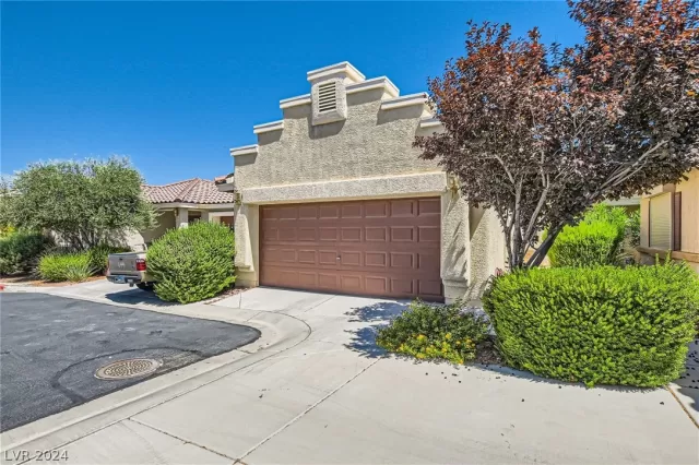 MLS: 2592428 Condo For Sale