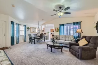 Photo #5: 2592428 Listing