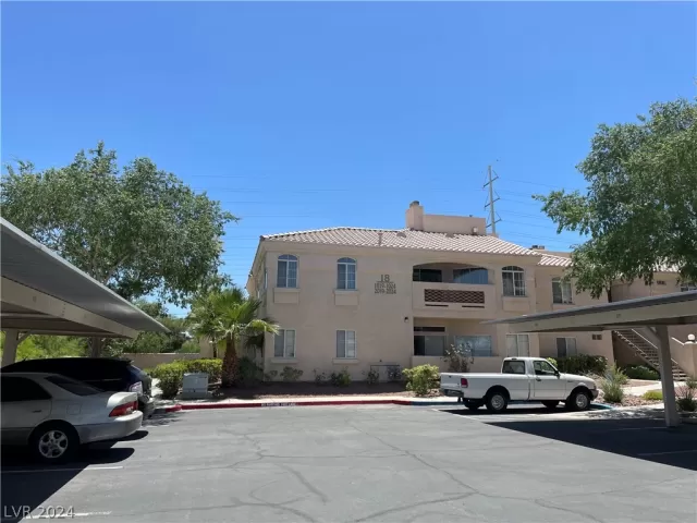 MLS: 2592472 Condo For Sale