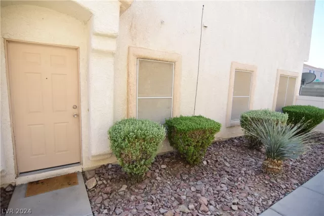 MLS: 2592475 Condo For Sale