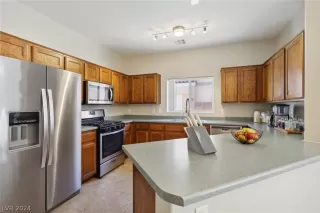 Photo #1: 2592497 Listing 