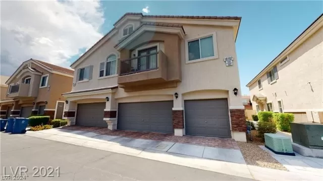 MLS: 2592518 Condo For Sale