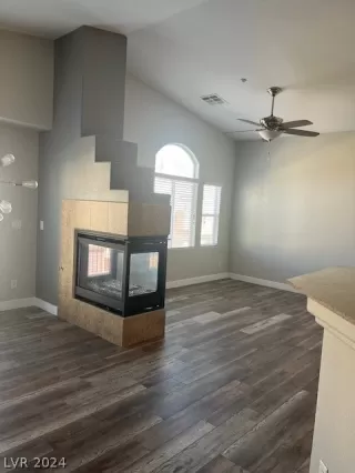 Photo #1: 2592518 Listing 