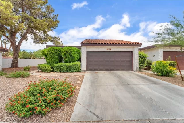 MLS: 2592523 Condo For Sale