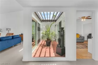 Photo #5: 2592523 Listing 