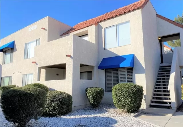 MLS: 2592526 Condo For Sale