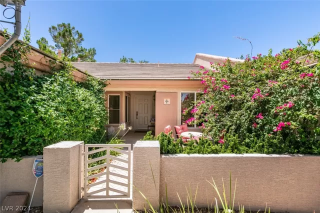 MLS: 2592531 Condo For Sale