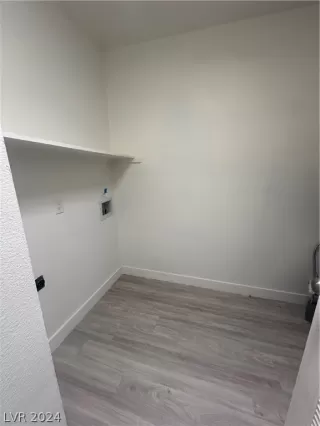 Photo #6: 2592538 Listing