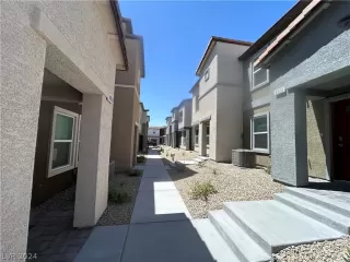 Photo #1: 2592557 Listing 