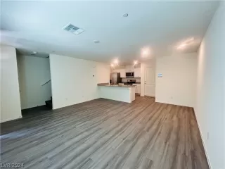 Photo #6: 2592557 Listing 