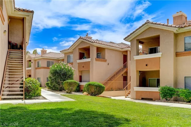 MLS: 2592562 Condo For Sale