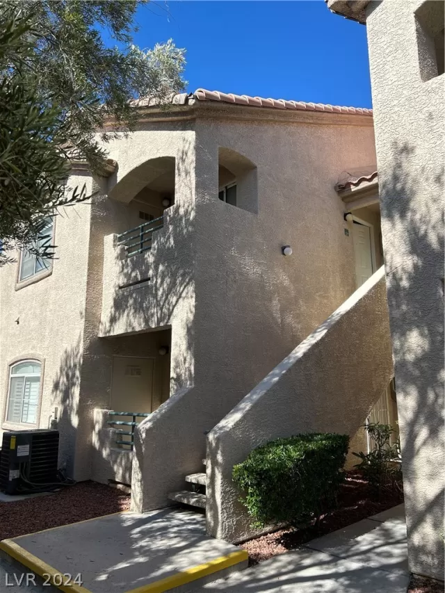 MLS: 2592565 Condo For Sale