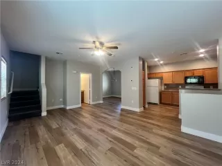 Photo #5: 2592584 Listing 