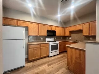 Photo #6: 2592584 Listing 