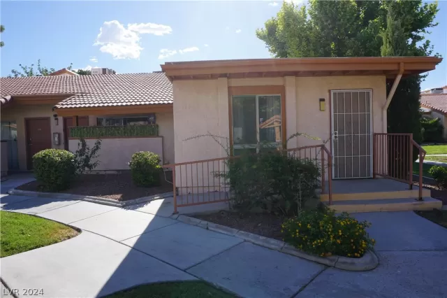 MLS: 2592587 Condo For Sale