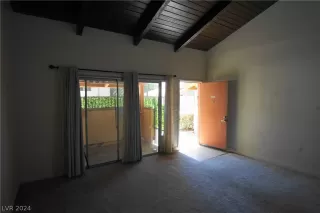 Photo #2: 2592587 Listing
