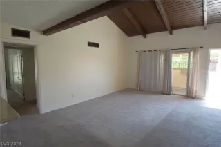 Photo #4: 2592587 Listing