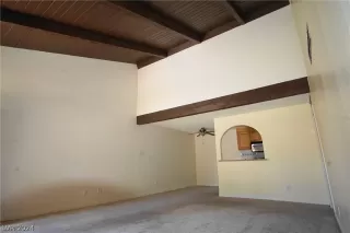 Photo #5: 2592587 Listing