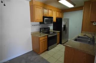 Photo #6: 2592587 Listing