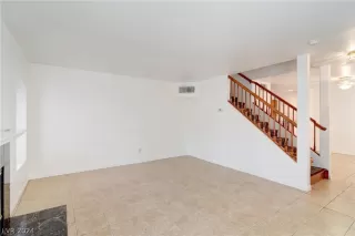 Photo #3: 2592608 Listing 