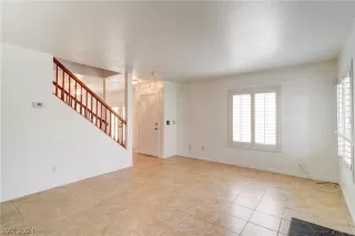 Photo #5: 2592608 Listing 